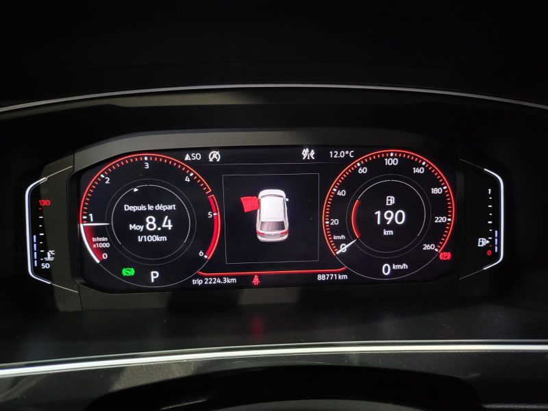 2.0 TDI 150cv R-LINE / CAMERA 360 / TOIT OUVRANT / CARPLAY