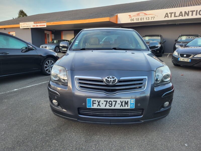 TOYOTA AVENSIS 2.2  D-4D 150 CV LINEA SOL PACK EDITION EDEN PARK 1ER MAIN