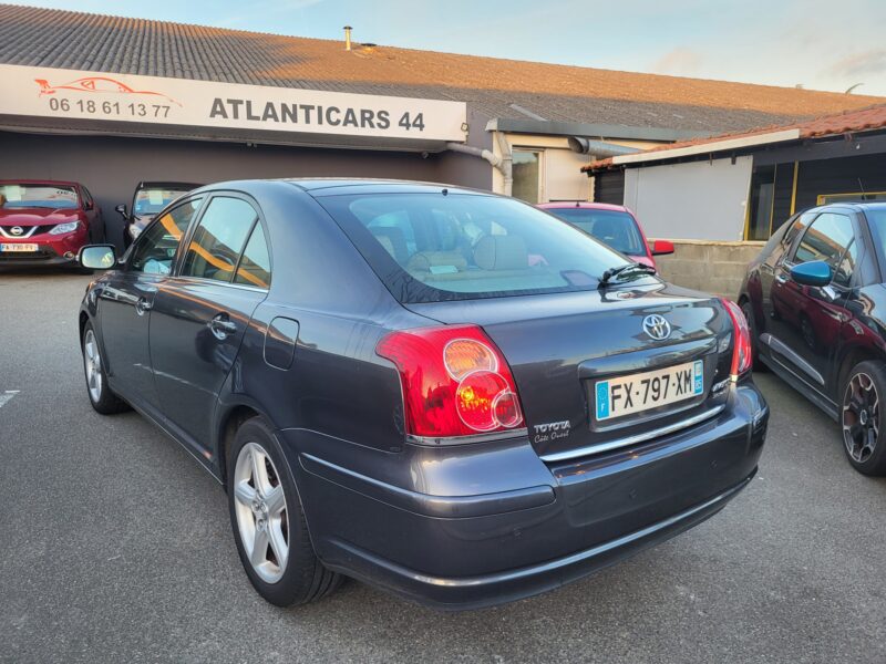 TOYOTA AVENSIS 2.2  D-4D 150 CV LINEA SOL PACK EDITION EDEN PARK 1ER MAIN