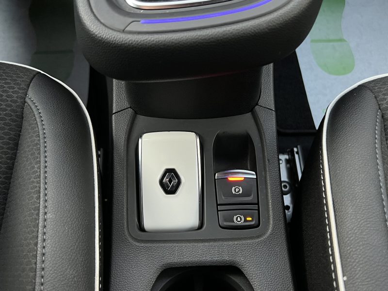 RENAULT CLIO 5 INTENS 1.3 TCE 130 BOITE AUTO GRAND ECRAN GPS LEDS APPLE & ANDROID - GARANTIE 1 AN