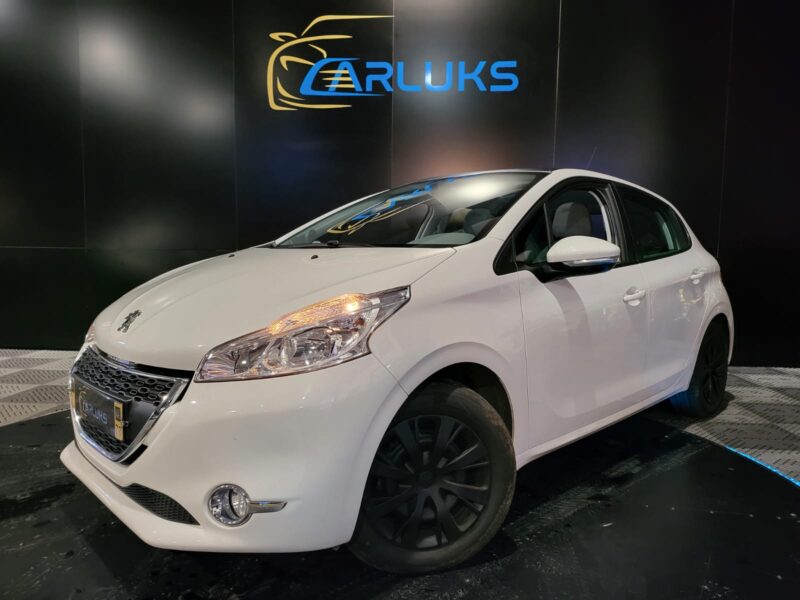 PEUGEOT 208 1.2 VTi 82cv Active Boite Auto // RADAR-AR/BLUETOOTH/TOIT PANORAMIQUE