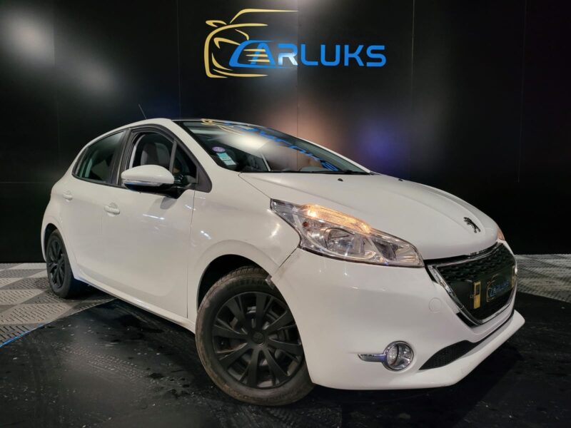 PEUGEOT 208 1.2 VTi 82cv Active Boite Auto // RADAR-AR/BLUETOOTH/TOIT PANORAMIQUE