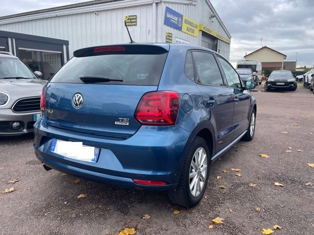 VOLKSWAGEN POLO 2015