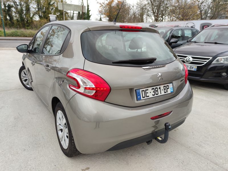 PEUGEOT 208 I 2014