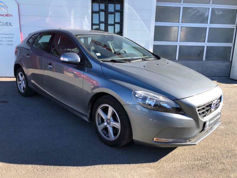 VOLVO V40 3/5 portes 2015