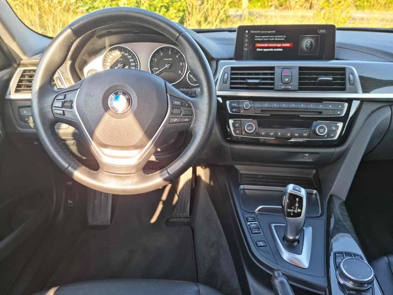 BMW SERIE 3 318D TOURING LUXURY BOITE AUTO 