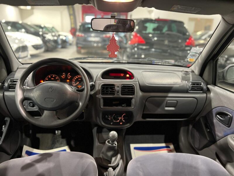 RENAULT CLIO II 2001