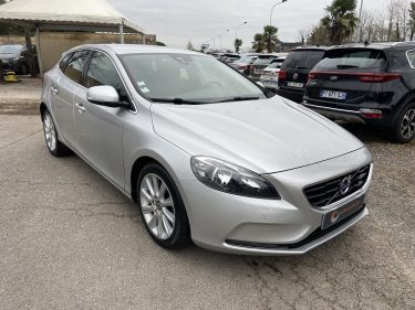 VOLVO V40 D2 115CV MOMENTUM