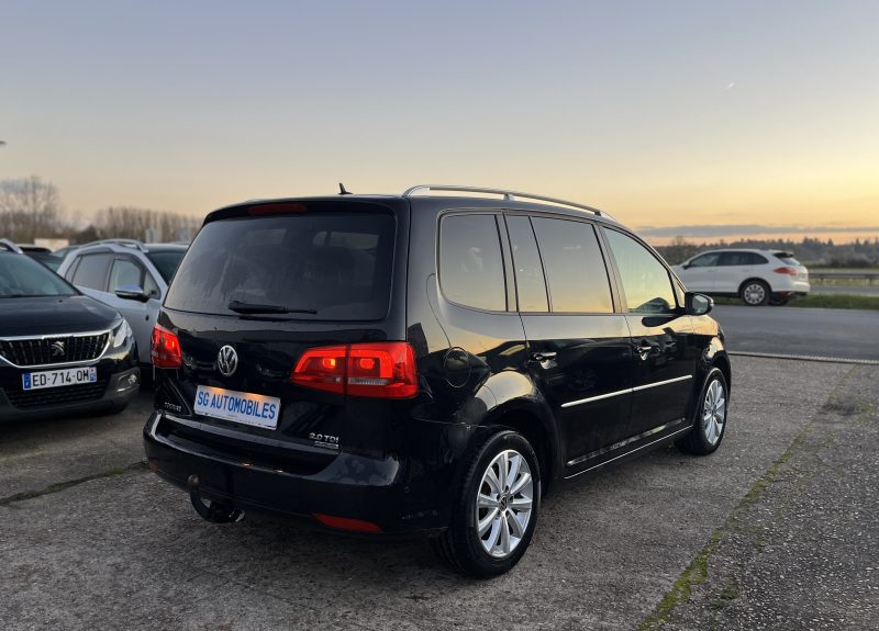 VOLKSWAGEN TOURAN 2012