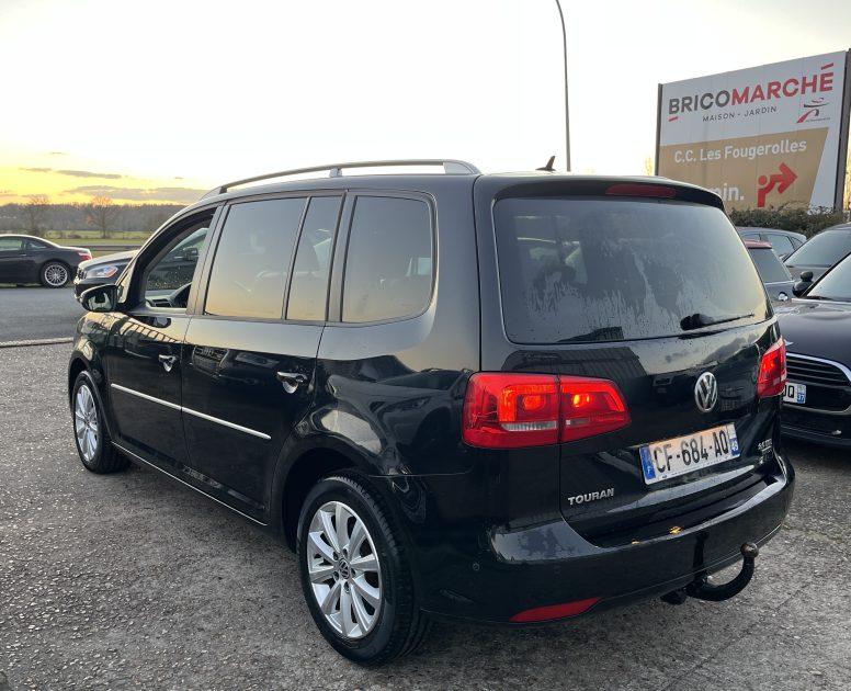 VOLKSWAGEN TOURAN 2012