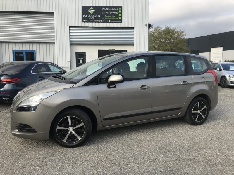 PEUGEOT 5008 - 1.6 VTI 120 cv 7 PLACES CONFORT PACK - GARANTIE 6 MOIS