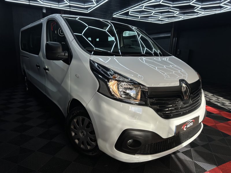 RENAULT TRAFIC III Autobus/Autocar 2016