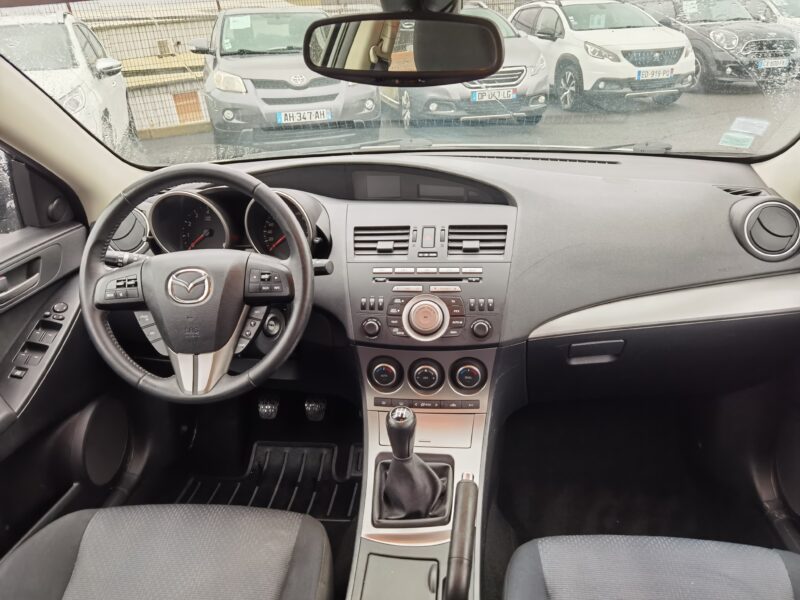 MAZDA 3 1.6 MZR ELEGANCE