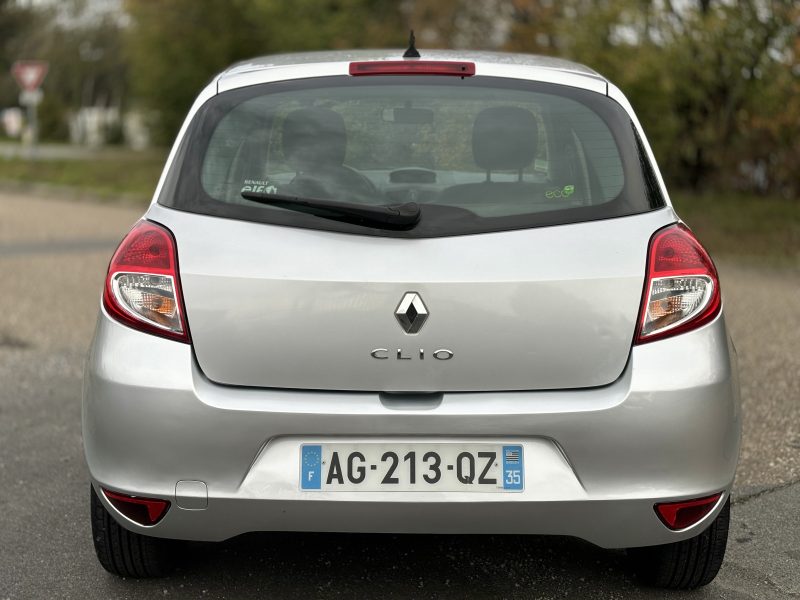 Renault Clio lll Phase 2 1.5 DCI 70 CH AUTHENTIQUE 
