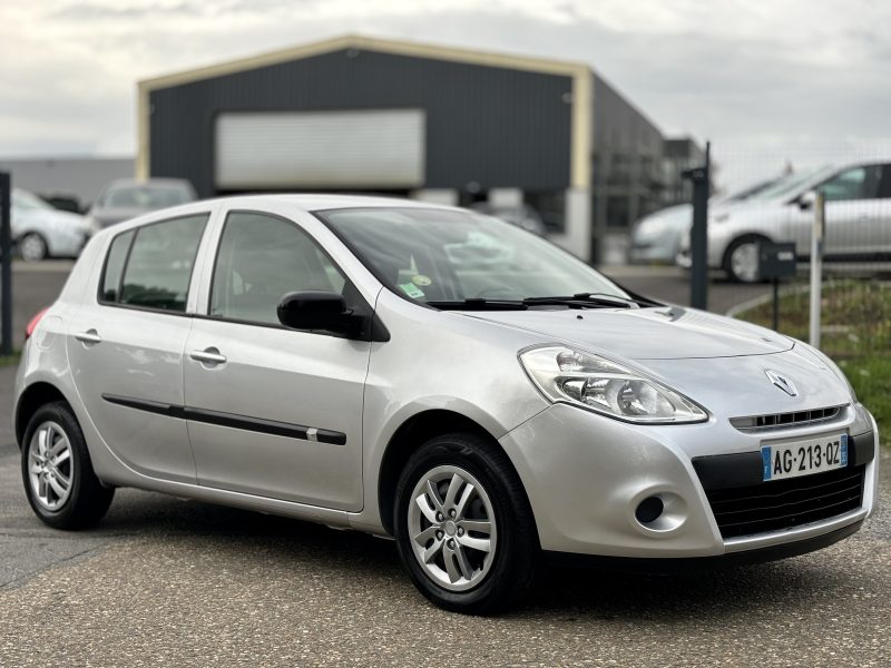 Renault Clio lll Phase 2 1.5 DCI 70 CH AUTHENTIQUE 