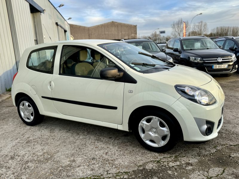 RENAULT TWINGO II 2011