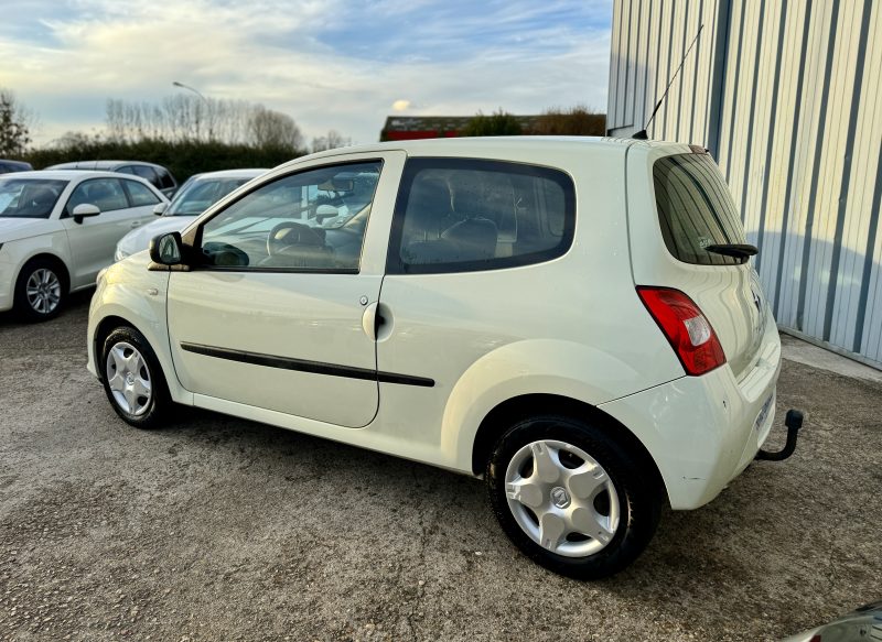 RENAULT TWINGO II 2011