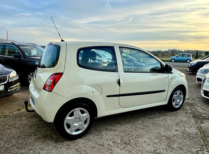 RENAULT TWINGO II 2011