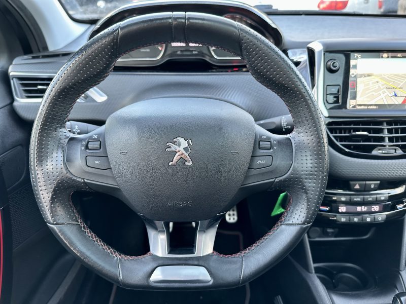 PEUGEOT 208 2015