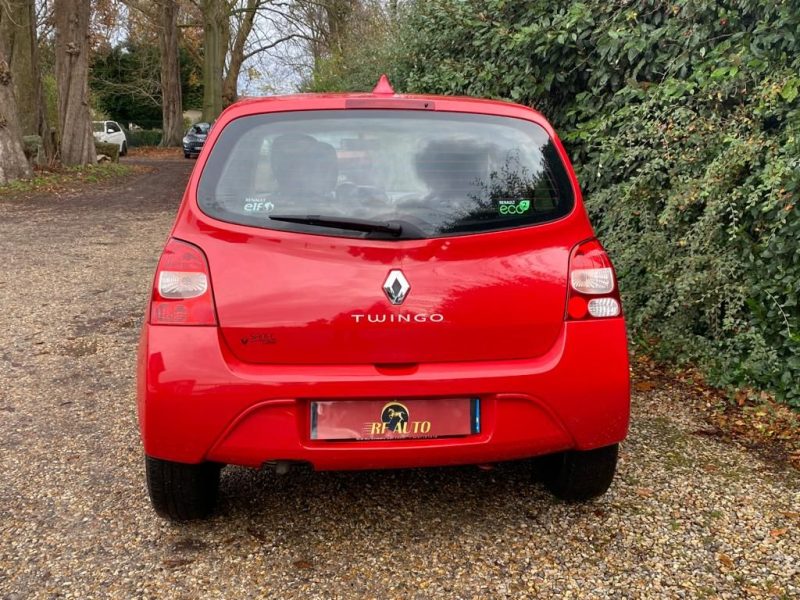 RENAULT TWINGO II 2011 1.2 16V 75cv