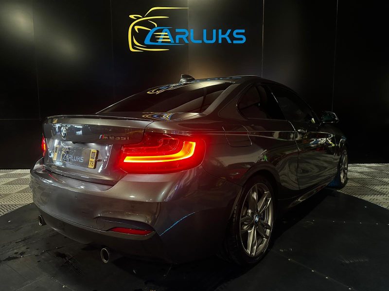 BMW SERIE 2 COUPE M235i 3.0i 24V 326cv Steptronic // SIEGES CHAUFFANTS/CAMERA DE RECUL/RADAR-AV-AR