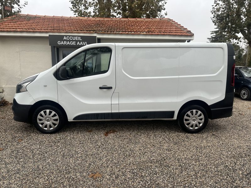 RENAULT TRAFIC III Camionnette 2017