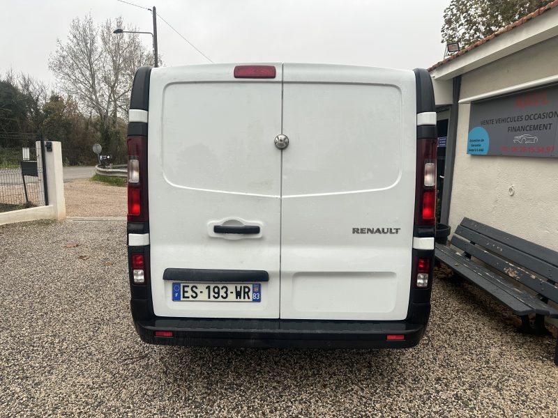 RENAULT TRAFIC III Camionnette 2017