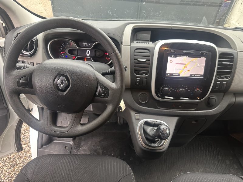 RENAULT TRAFIC III Camionnette 2017