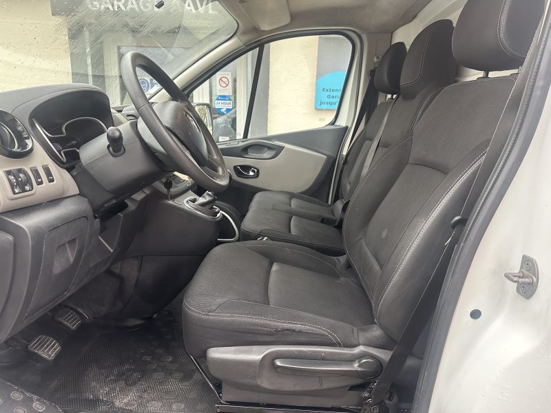 RENAULT TRAFIC III Camionnette 2017