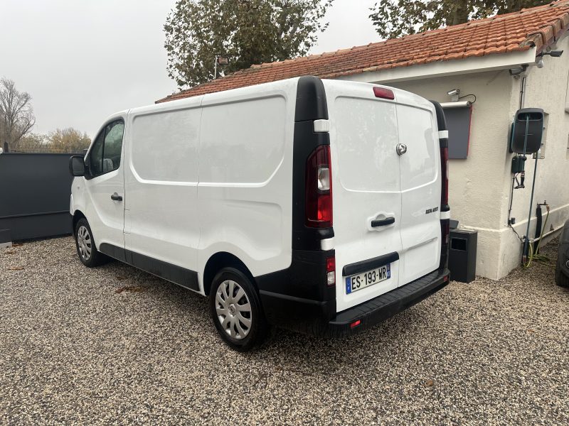 RENAULT TRAFIC III Camionnette 2017