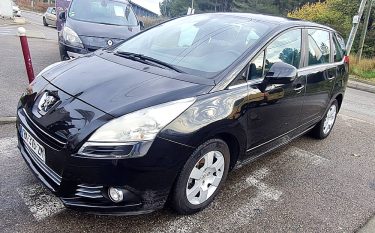 PEUGEOT 5008 2011