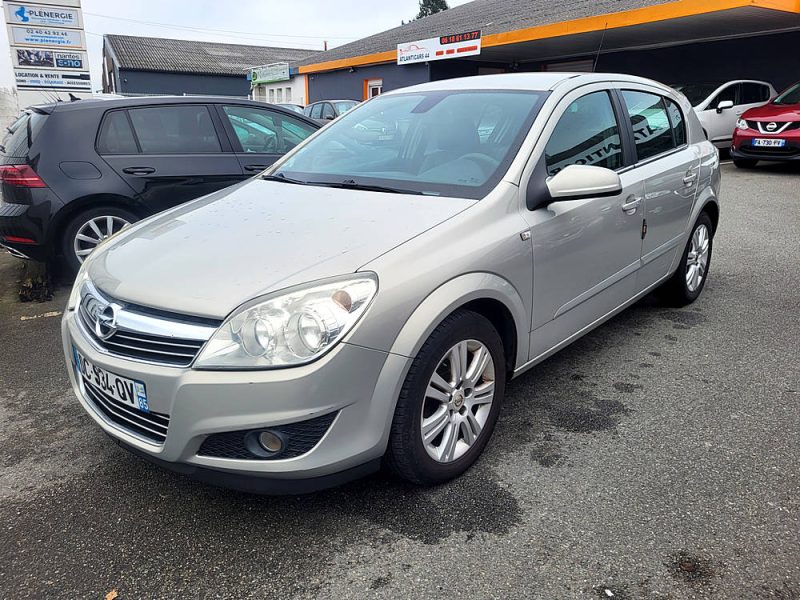 OPEL ASTRA 1.7 CDTI 100 CV COSMO