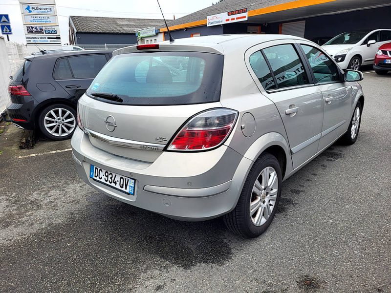 OPEL ASTRA 1.7 CDTI 100 CV COSMO