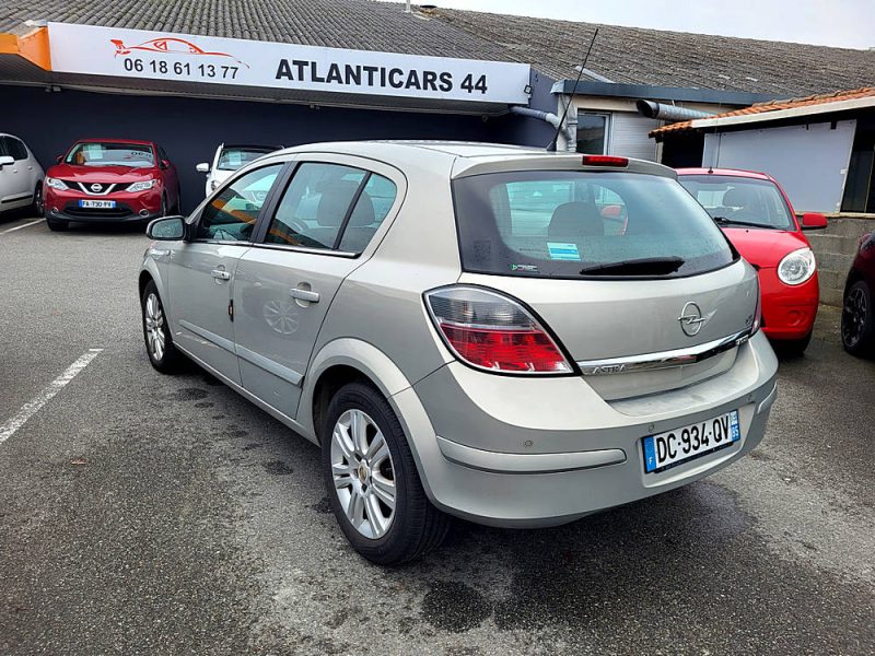 OPEL ASTRA 1.7 CDTI 100 CV COSMO