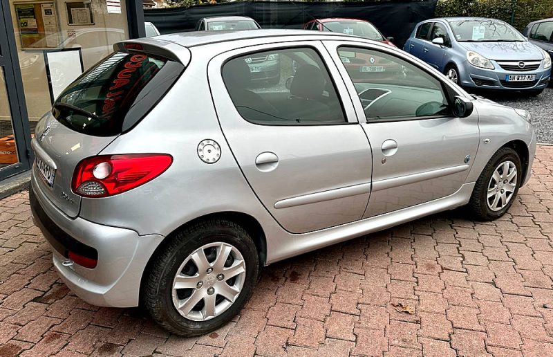 PEUGEOT 206+ 2012