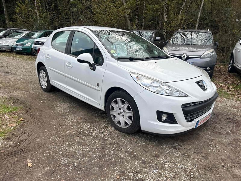 PEUGEOT 207 2012