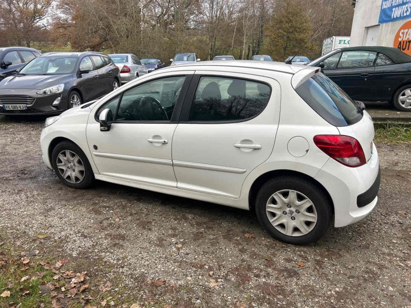 PEUGEOT 207 2012