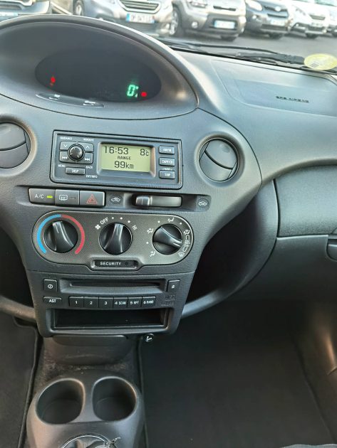 Toyota YARIS 1.0 VVTi 5p