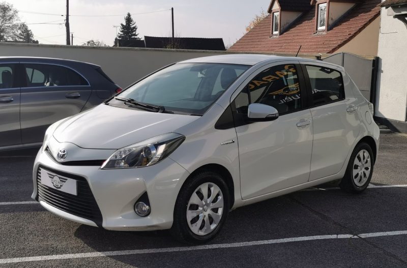 TOYOTA YARIS 1.5 VVT-I 100 CH  HYBRIDE 