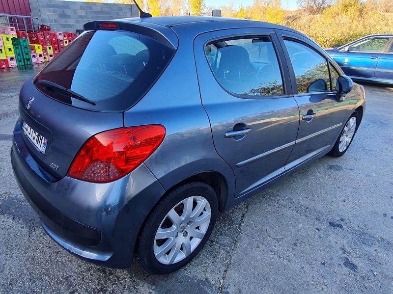 PEUGEOT 207 2006