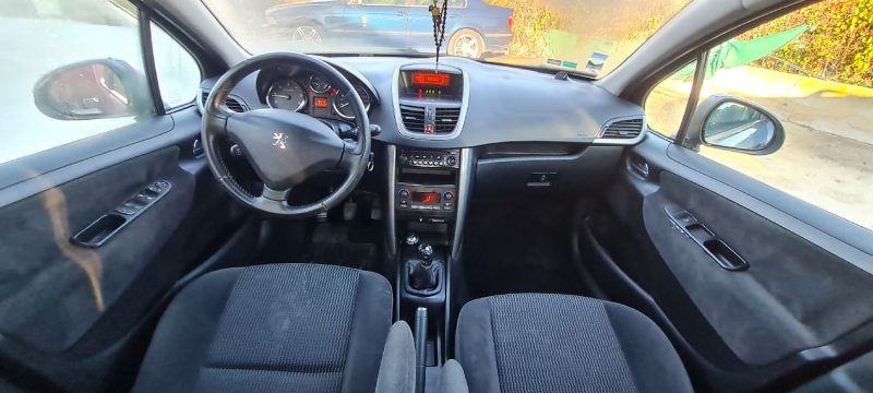 PEUGEOT 207 2006