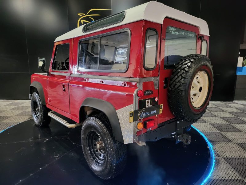 LAND ROVER DEFENDER (90) 2.3 74cv Break 4X4 / 4 FREINS A DISQUES/DIFFERENTIEL/YOUNGTIMER EXCELLENT E