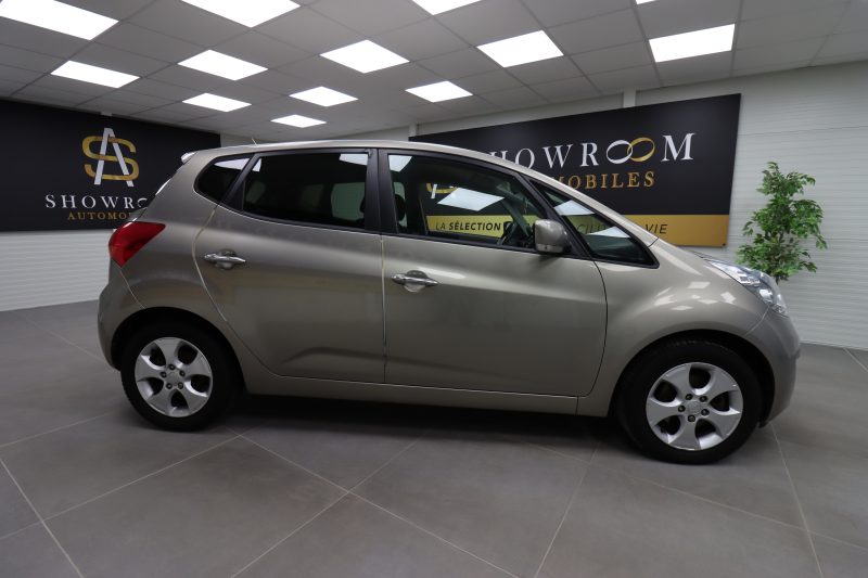 KIA VENGA 2012