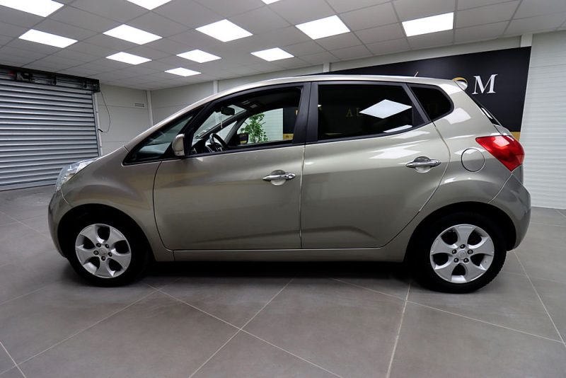 KIA VENGA 2012