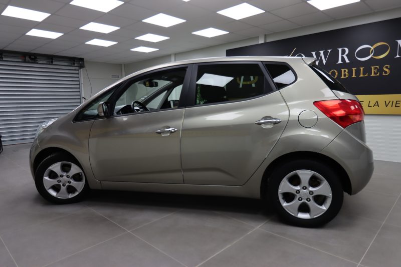 KIA VENGA 2012