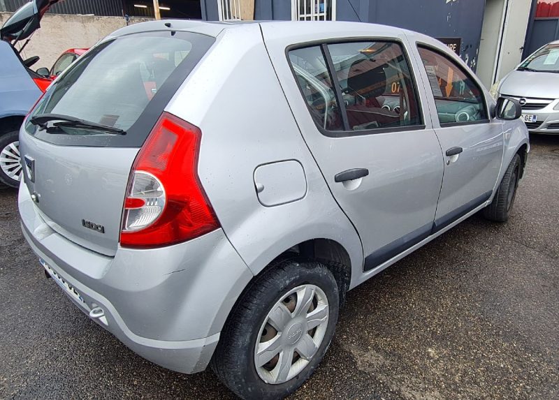 DACIA SANDERO 2012