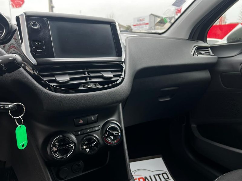 PEUGEOT 208 I 2014