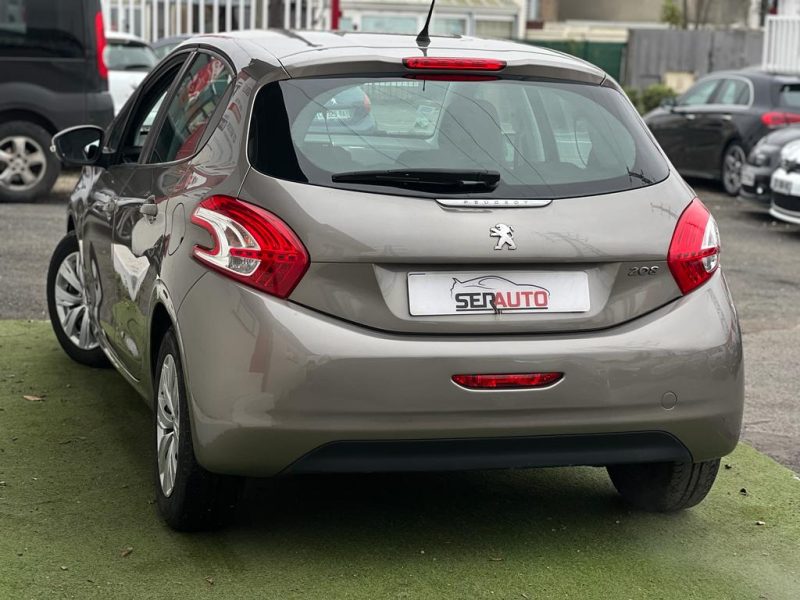 PEUGEOT 208 I 2014