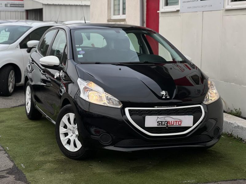 PEUGEOT 208 2015