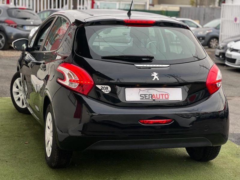 PEUGEOT 208 2015